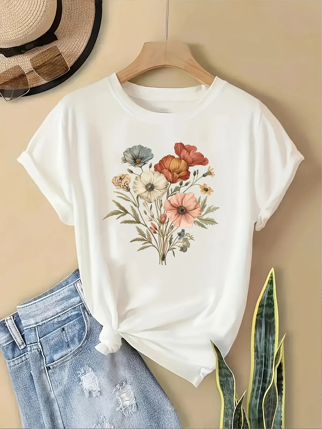 Plus Size Floral Fashion Tee Breathable Women's Casual Fashion T-Shirt Crew Neck Short Sleeve Colorful Floral Women Fashion Tee