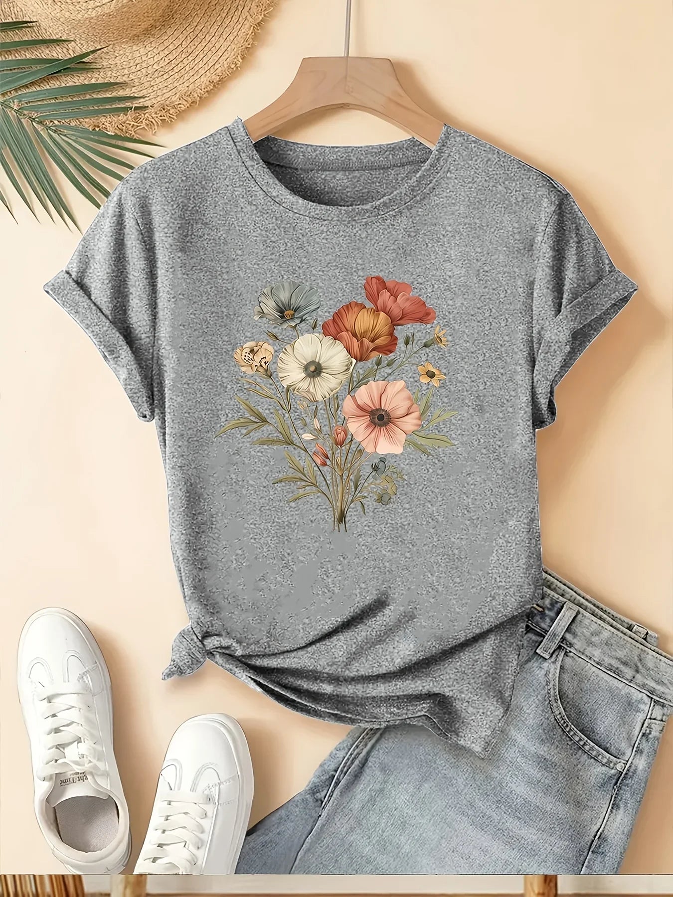 Plus Size Floral Fashion Tee Breathable Women's Casual Fashion T-Shirt Crew Neck Short Sleeve Colorful Floral Women Fashion Tee