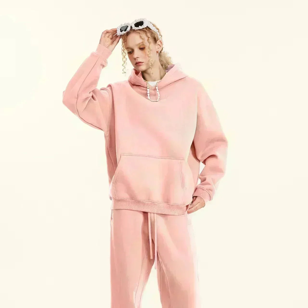 Men's clothing - Daily casual fashion - Long-sleeved hooded design - High-end classic style - Popular solid-color patterns