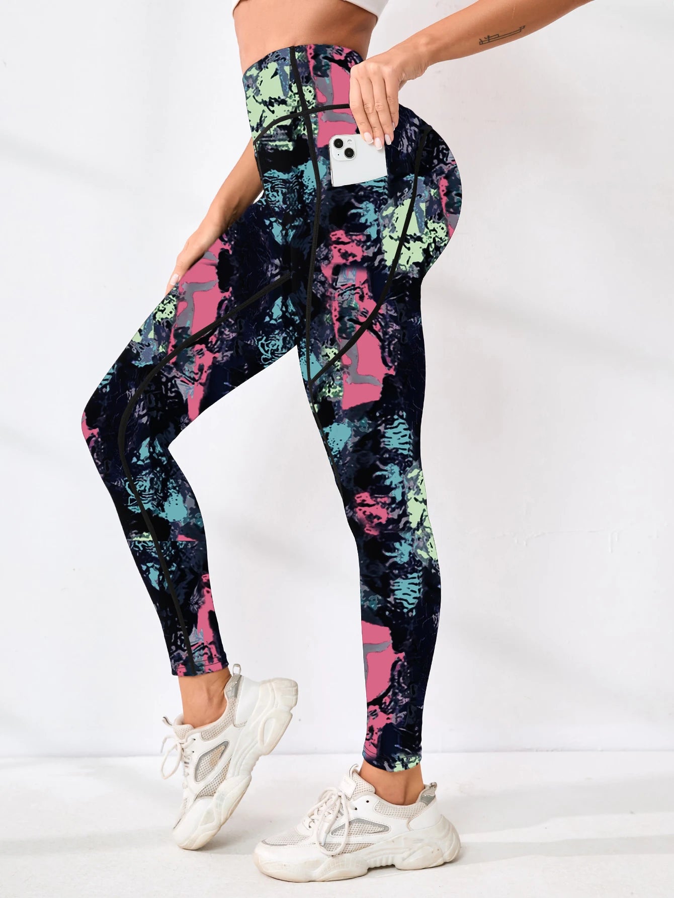 Printed women's high waistband pocket fitness pants paired with tight abdominal yoga pants, suitable for running, hiking, and sp