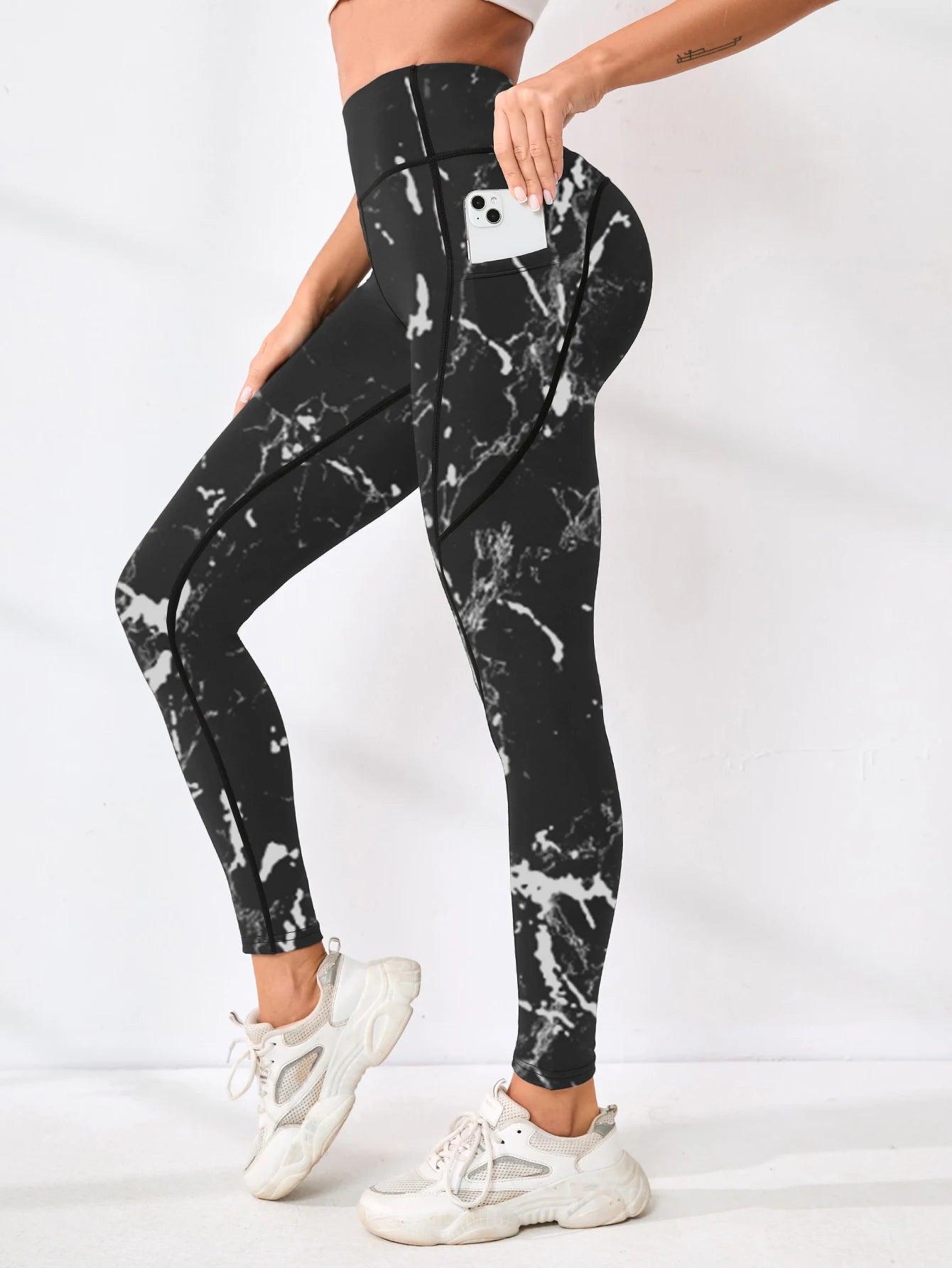 Printed women's high waistband pocket fitness pants paired with tight abdominal yoga pants, suitable for running, hiking, and sp